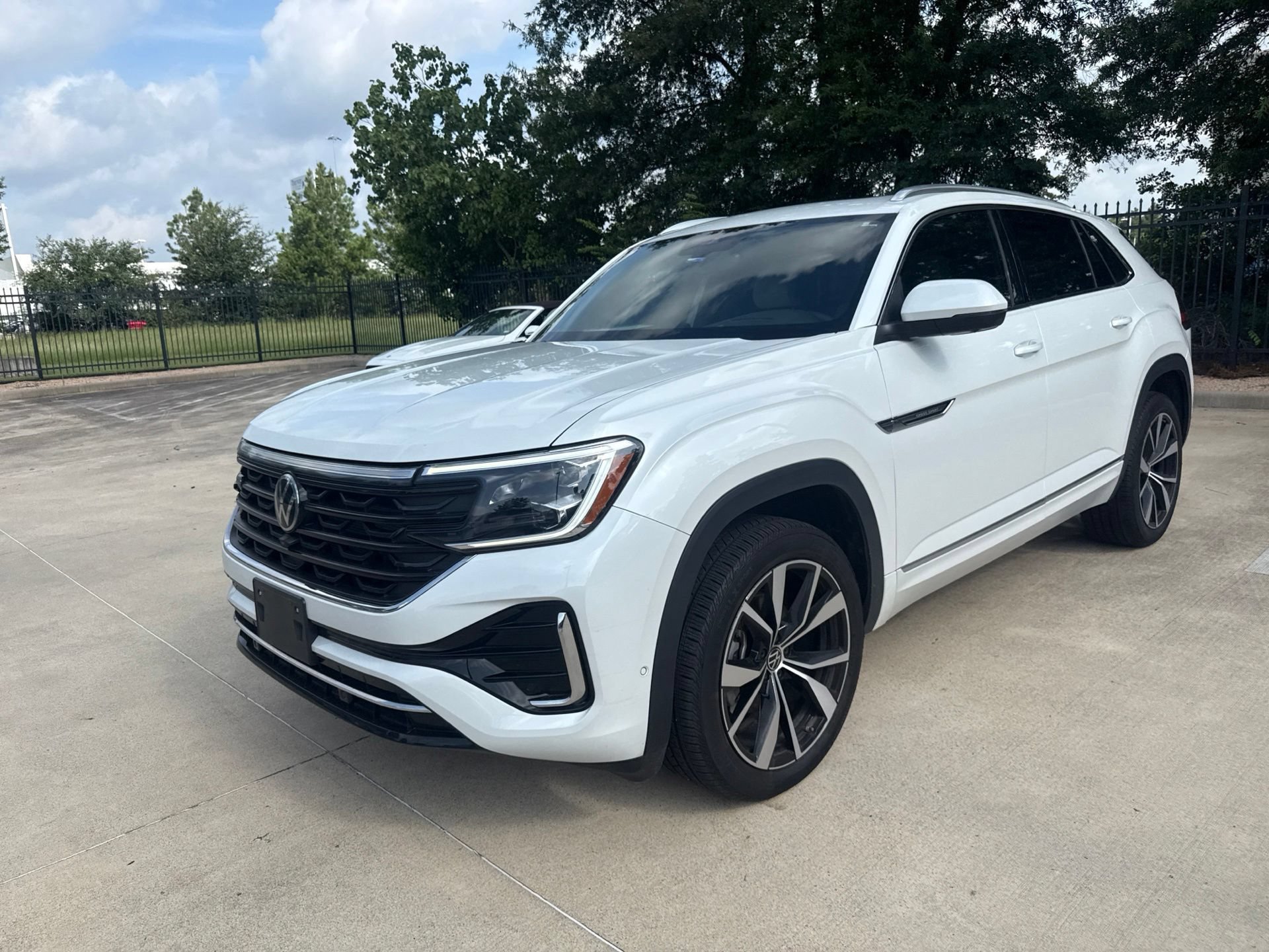 Used 2025 Volkswagen Atlas Cross Sport SEL Premium R-Line AWD/4WD image 8