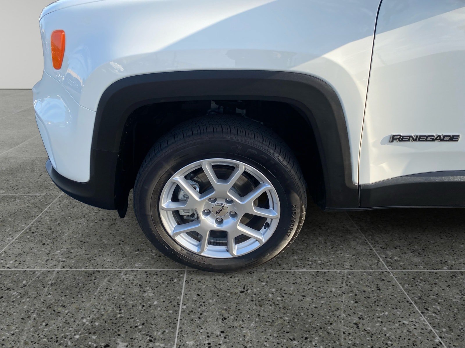 Used 2023 Jeep Renegade Latitude AWD/4WD image 14