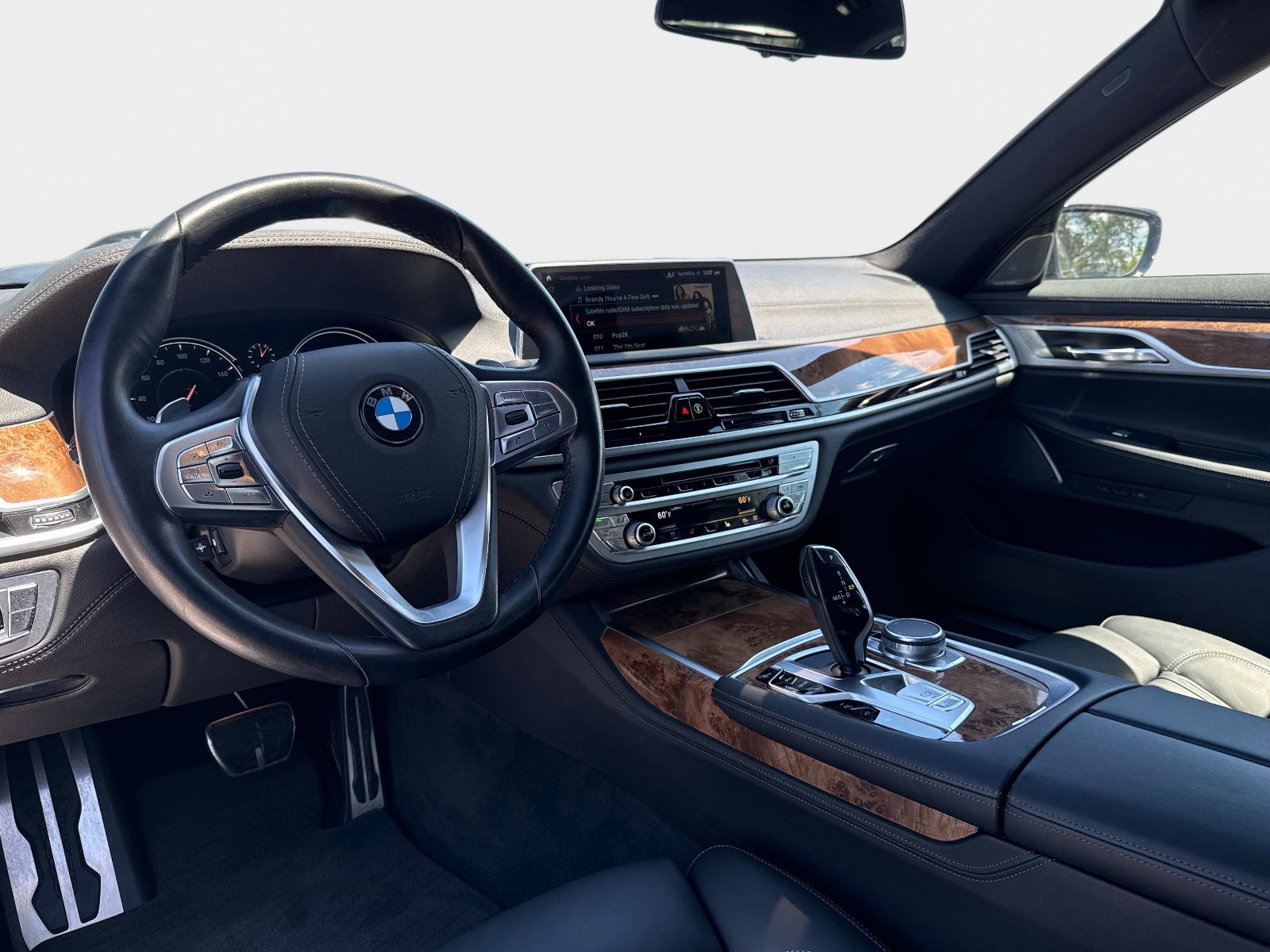 Used 2019 BMW 750i xDrive AWD/4WD image 16