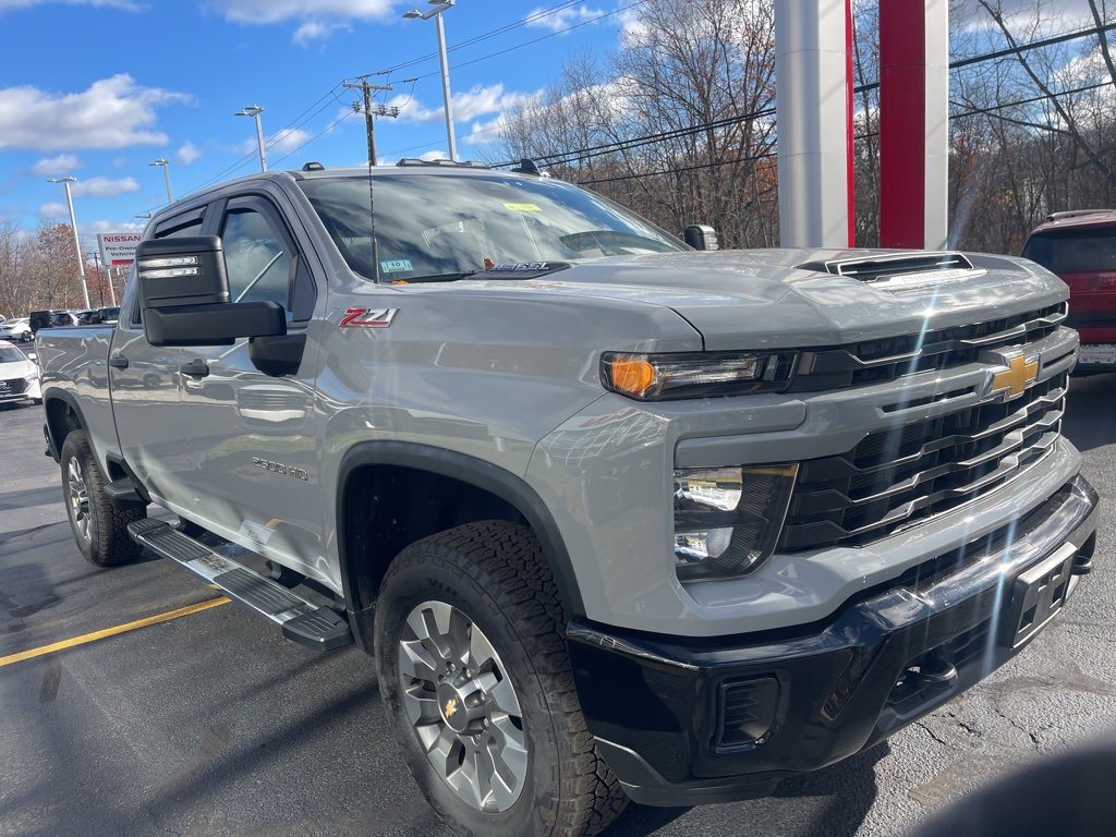 Used 2024 Chevrolet Silverado 2500 Custom w/ Custom Value Package image 8