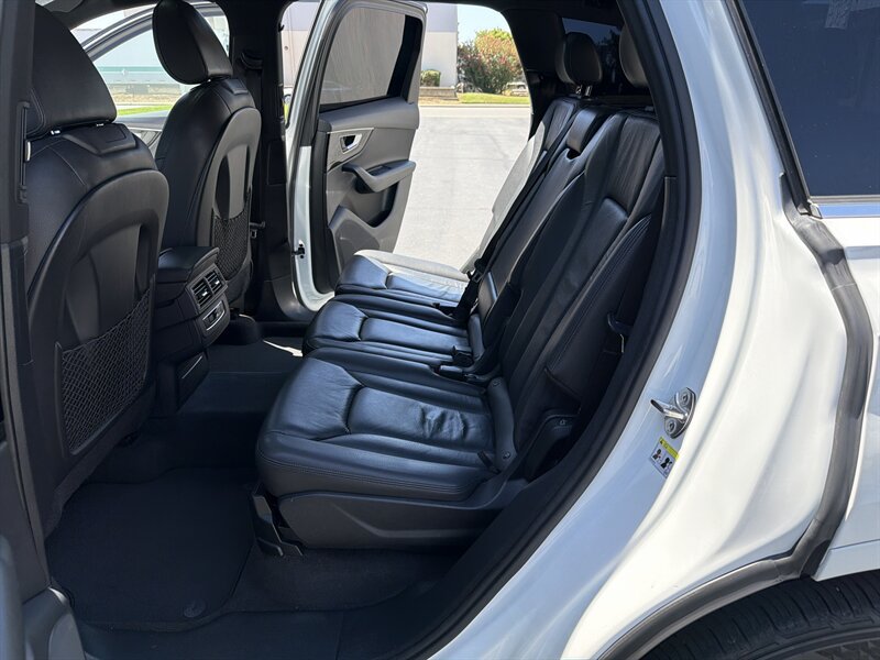Used 2017 Audi Q7 2.0T Premium AWD/4WD image 25