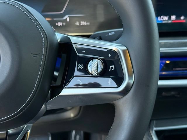 Certified 2023 BMW i7 xDrive60 AWD/4WD image 23