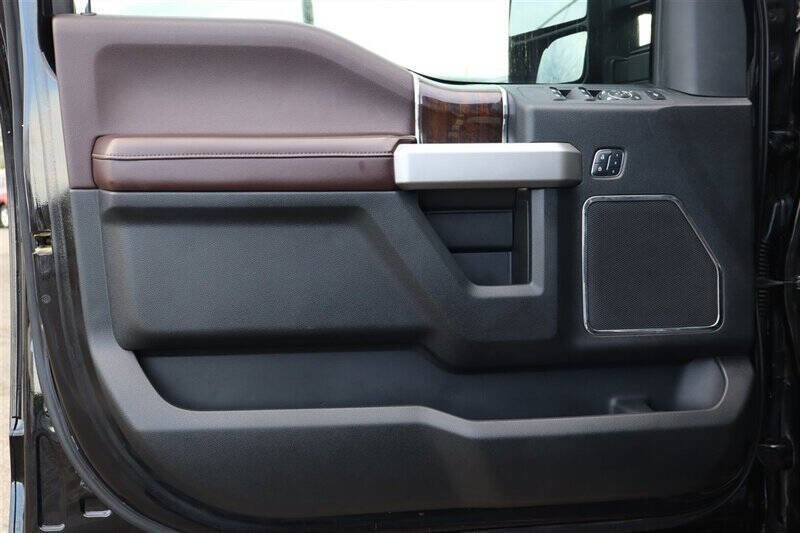 Used 2017 Ford F350 Platinum w/ Platinum Ultimate Package image 12