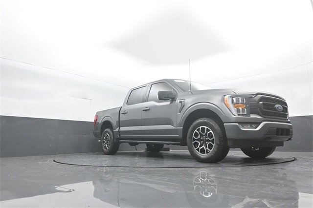 Certified 2022 Ford F150 XLT w/ Equipment Group 302A High image 25