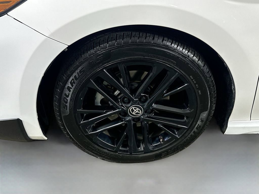 Used 2025 Toyota Camry SE FWD image 8