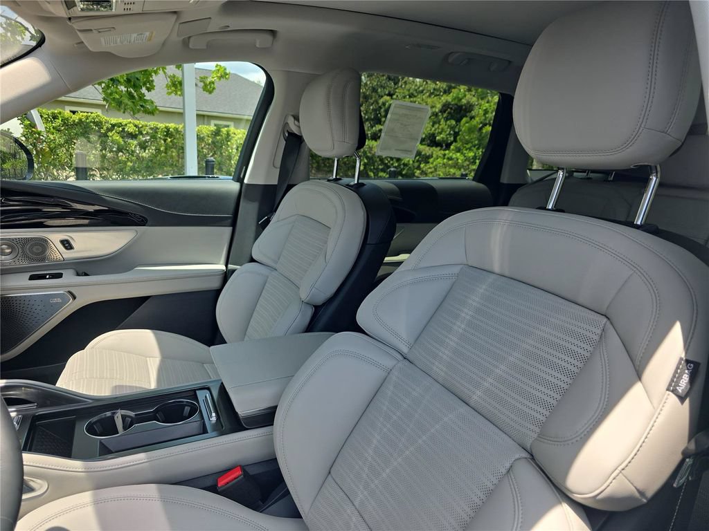 New 2026 Lincoln Nautilus Reserve AWD/4WD image 13