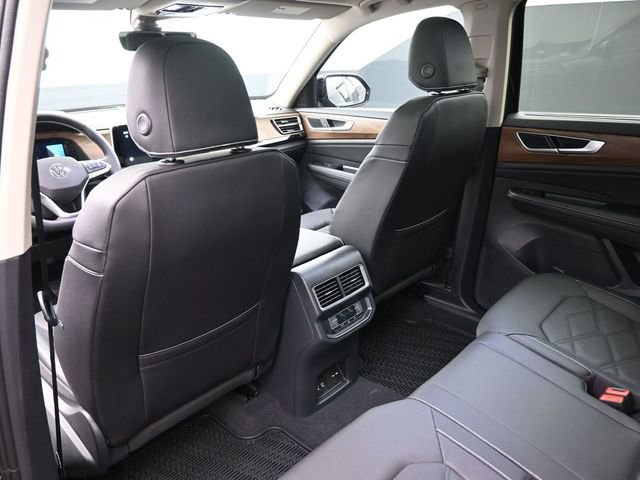 New 2026 Volkswagen Atlas SE image 2