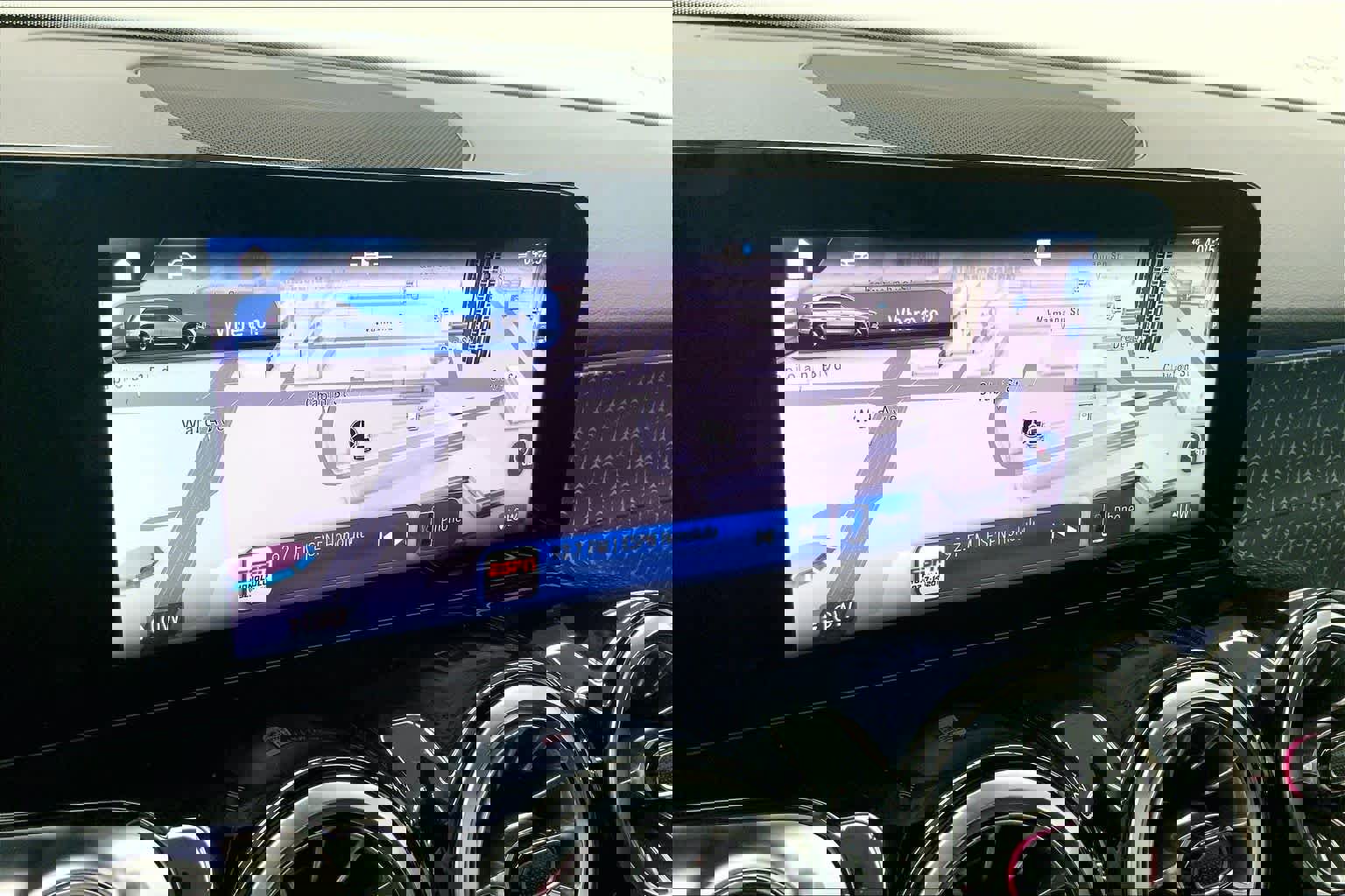 Used 2025 Mercedes-Benz GLB 250 image 24