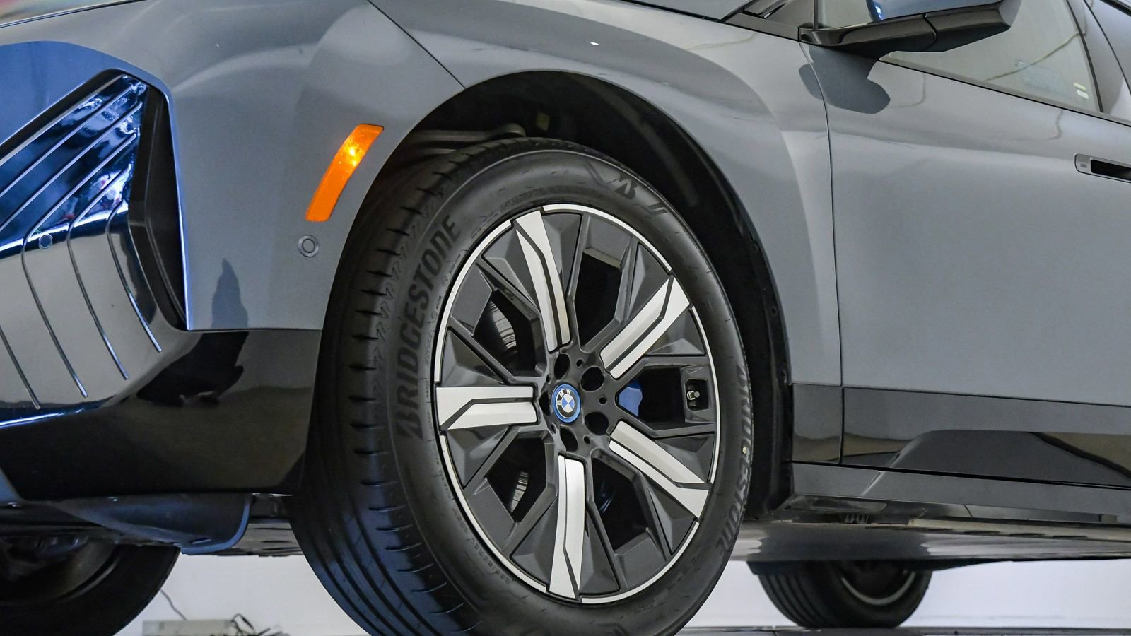 Certified 2023 BMW iX xDrive50 w/ Sport Package image 10