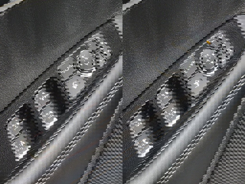 Used 2016 Kia Sorento SX image 27