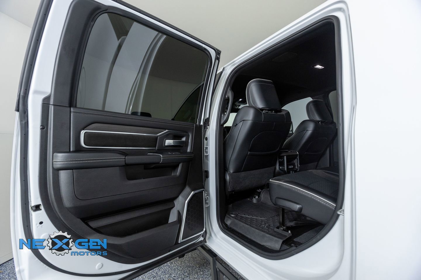 Used 2025 RAM 3500 Laramie w/ Night Edition image 22