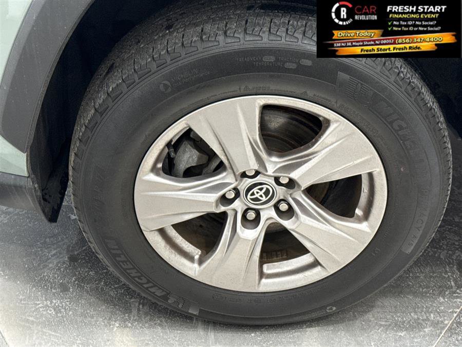 Used 2022 Toyota RAV4 XLE image 55