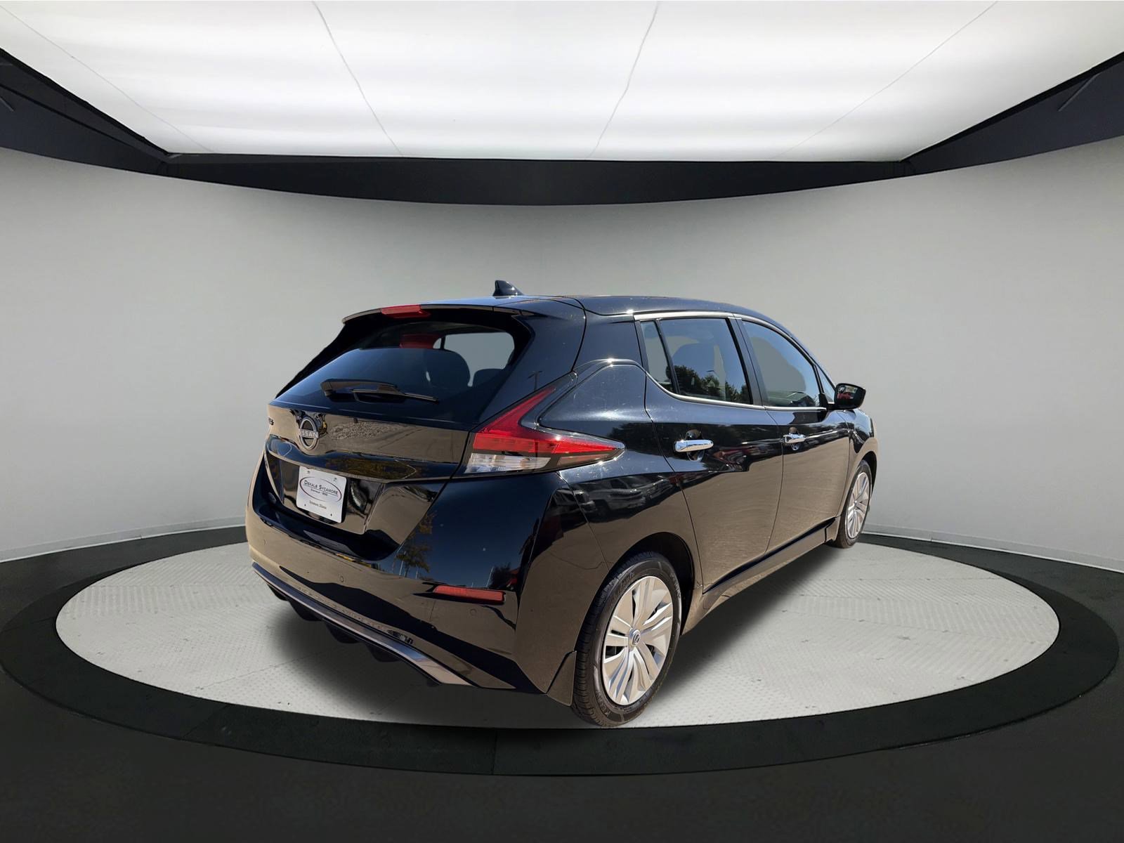 Used 2023 Nissan Leaf S image 4