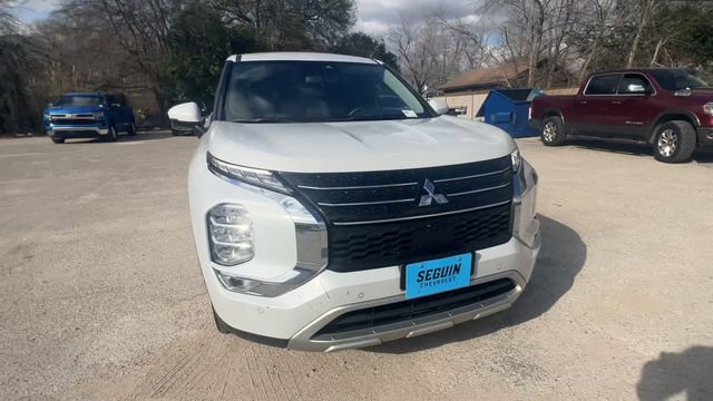 Used 2024 Mitsubishi Outlander SE image 3