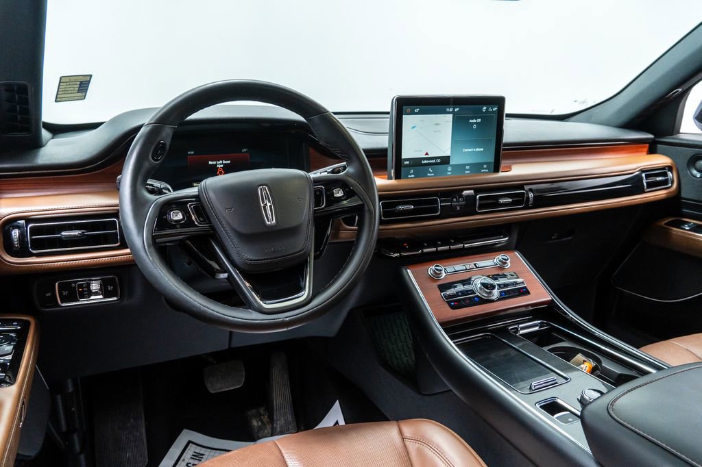 Used 2024 Lincoln Aviator Reserve w/ Jet Package AWD/4WD image 4