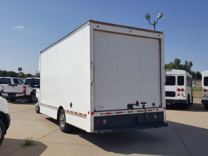 Used 2023 Chevrolet Express 4500 Extended w/ Power Convenience Package RWD image 9