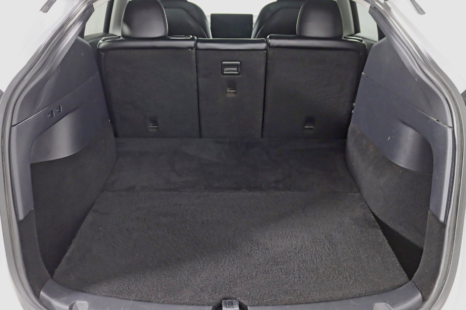 Used 2020 Tesla Model Y Long Range image 36