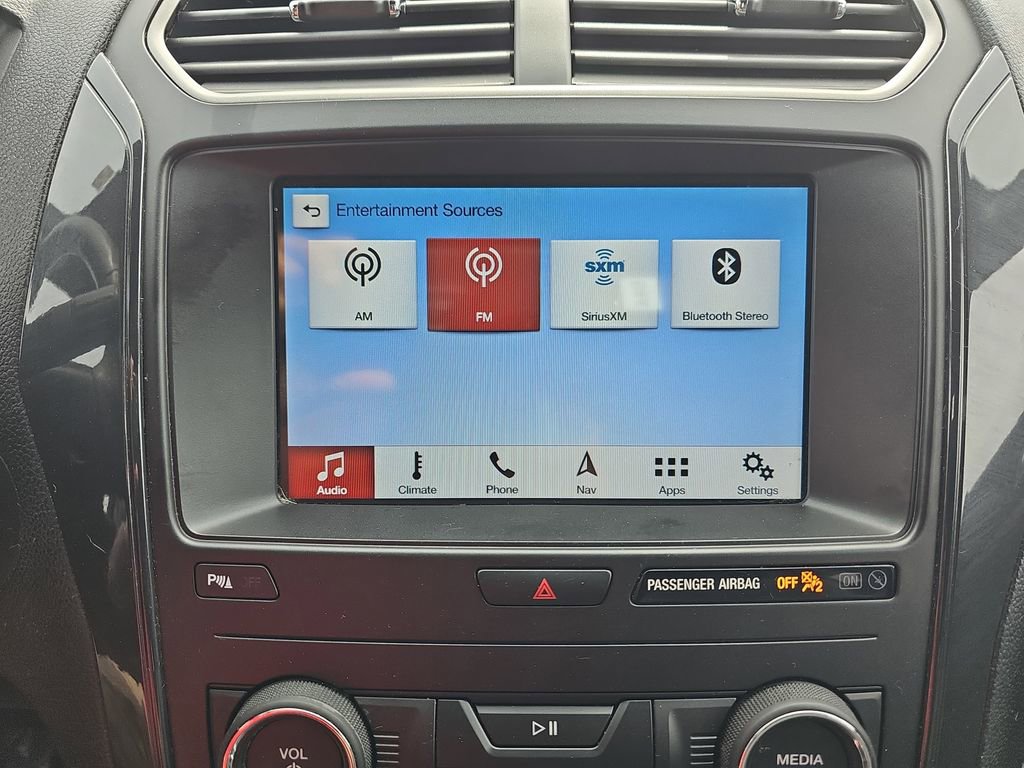 Used 2019 Ford Explorer XLT w/ Equipment Group 202A AWD/4WD image 26