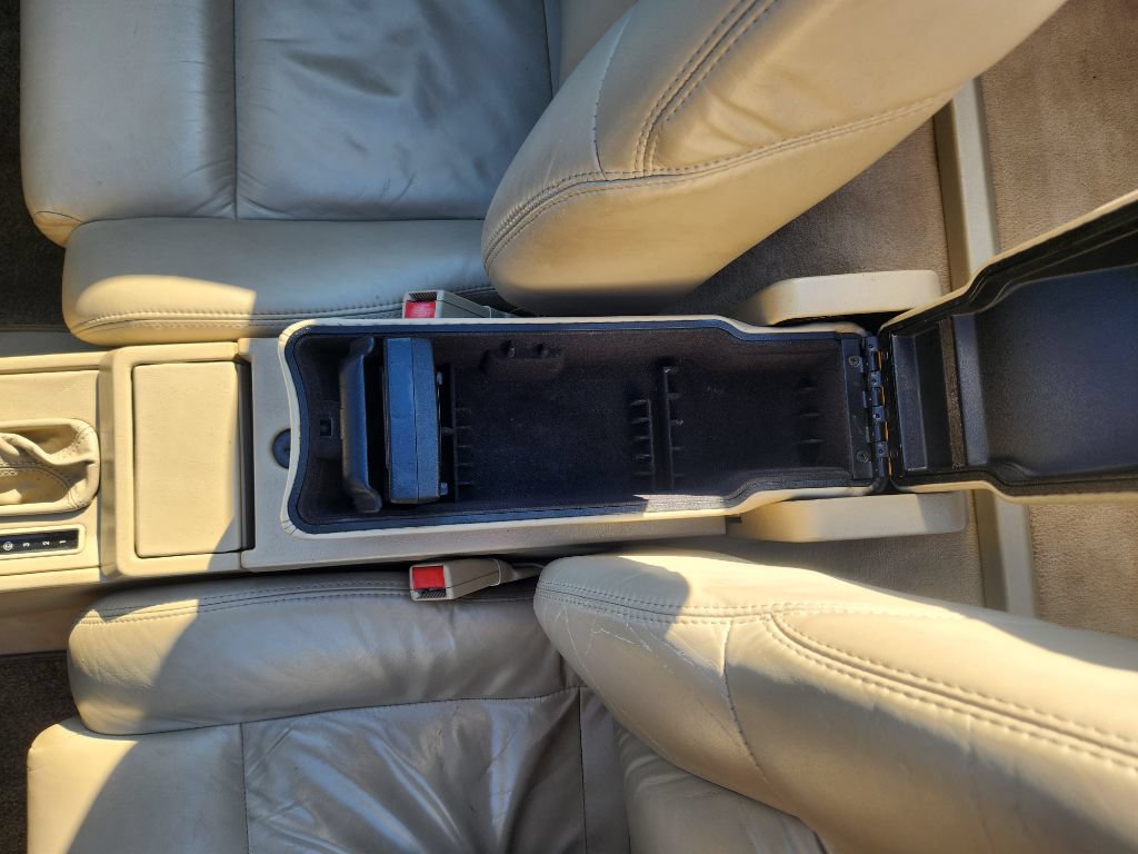 Used 1993 Cadillac Allante FWD image 29