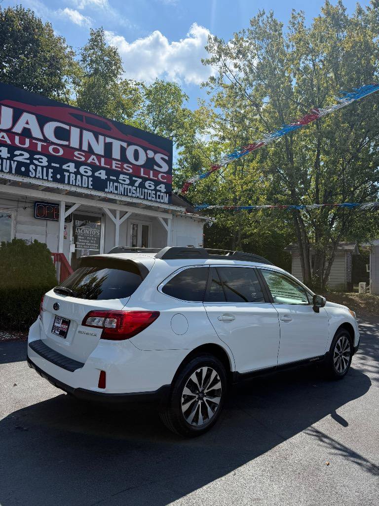 Used 2015 Subaru Outback 2.5i Limited AWD/4WD image 3