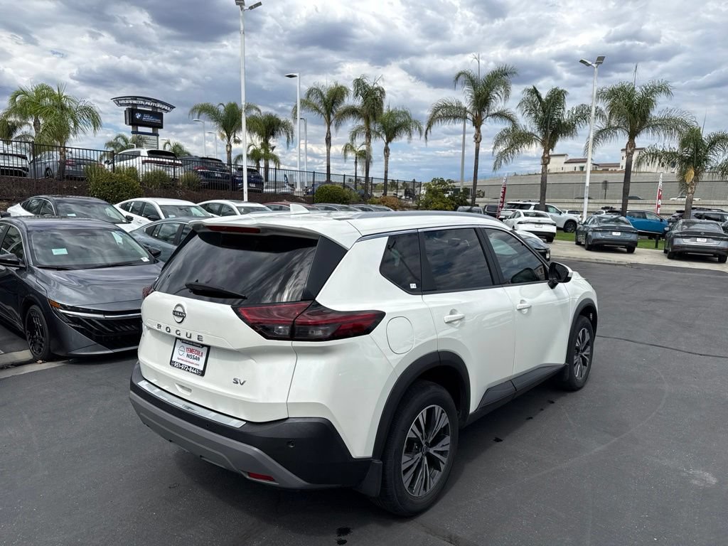 Used 2023 Nissan Rogue SV w/ SV Premium B Package FWD image 4