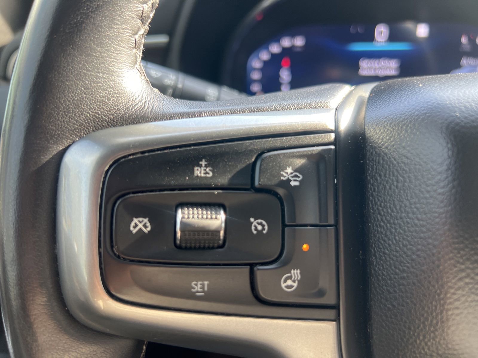 Used 2022 Chevrolet Tahoe Z71 w/ Luxury Package image 15