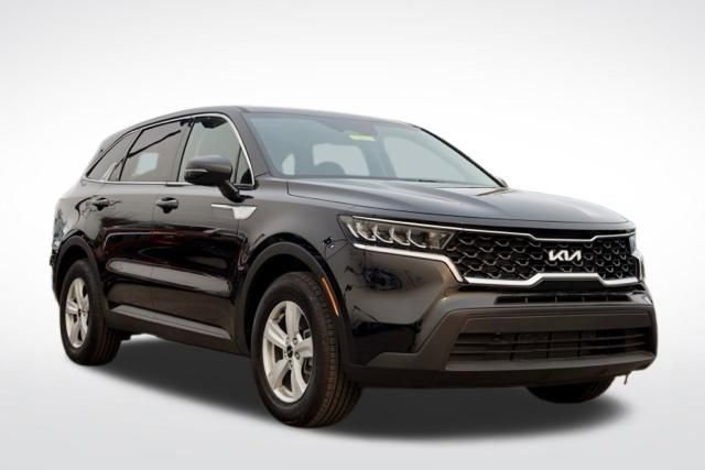 Used 2022 Kia Sorento LX image 1