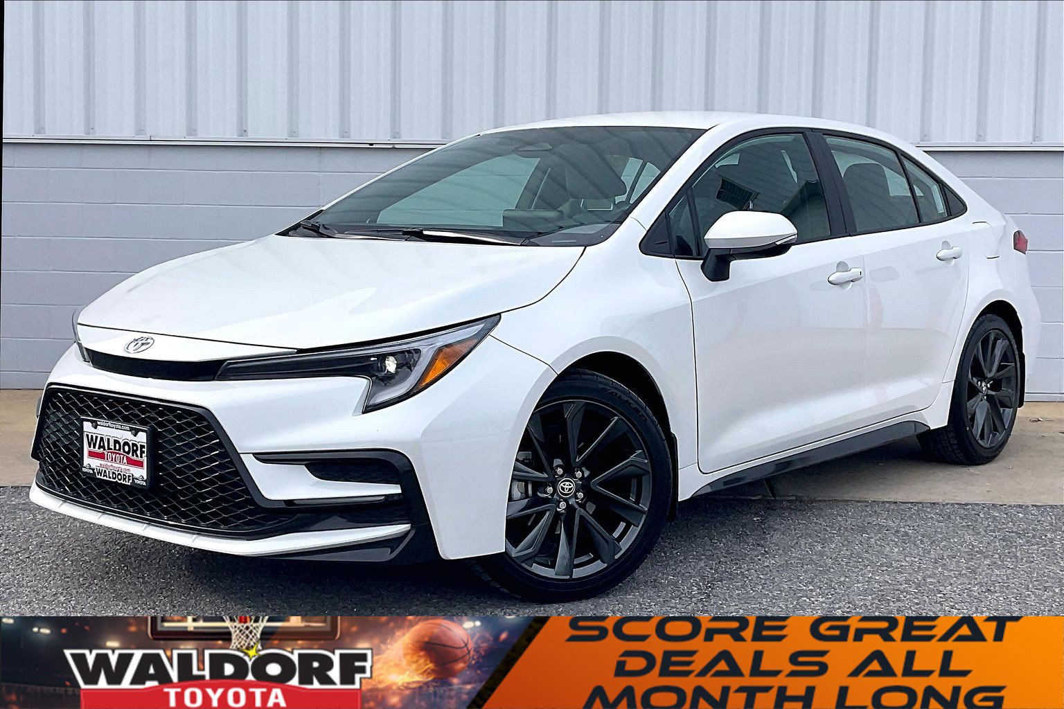 Used 2026 Toyota Corolla SE image 2