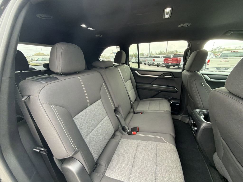 Used 2025 GMC Acadia Elevation image 11