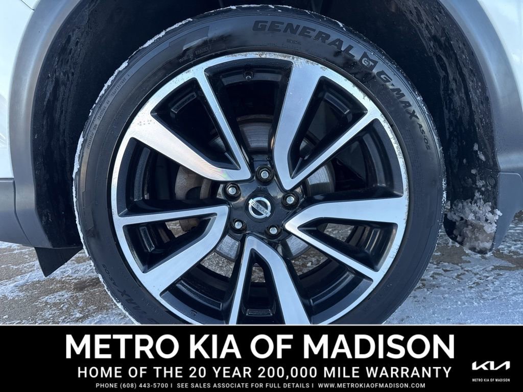 Used 2017 Nissan Rogue Sport SL w/ SL Premium Package image 10