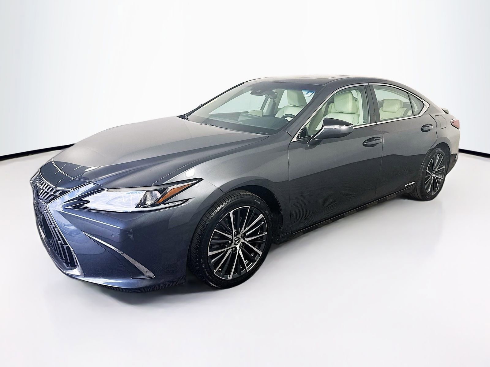 Used 2022 Lexus ES 300h w/ Premium Package image 3