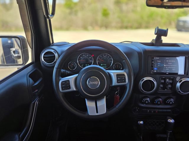 Used 2015 Jeep Wrangler Unlimited Freedom Edition image 22