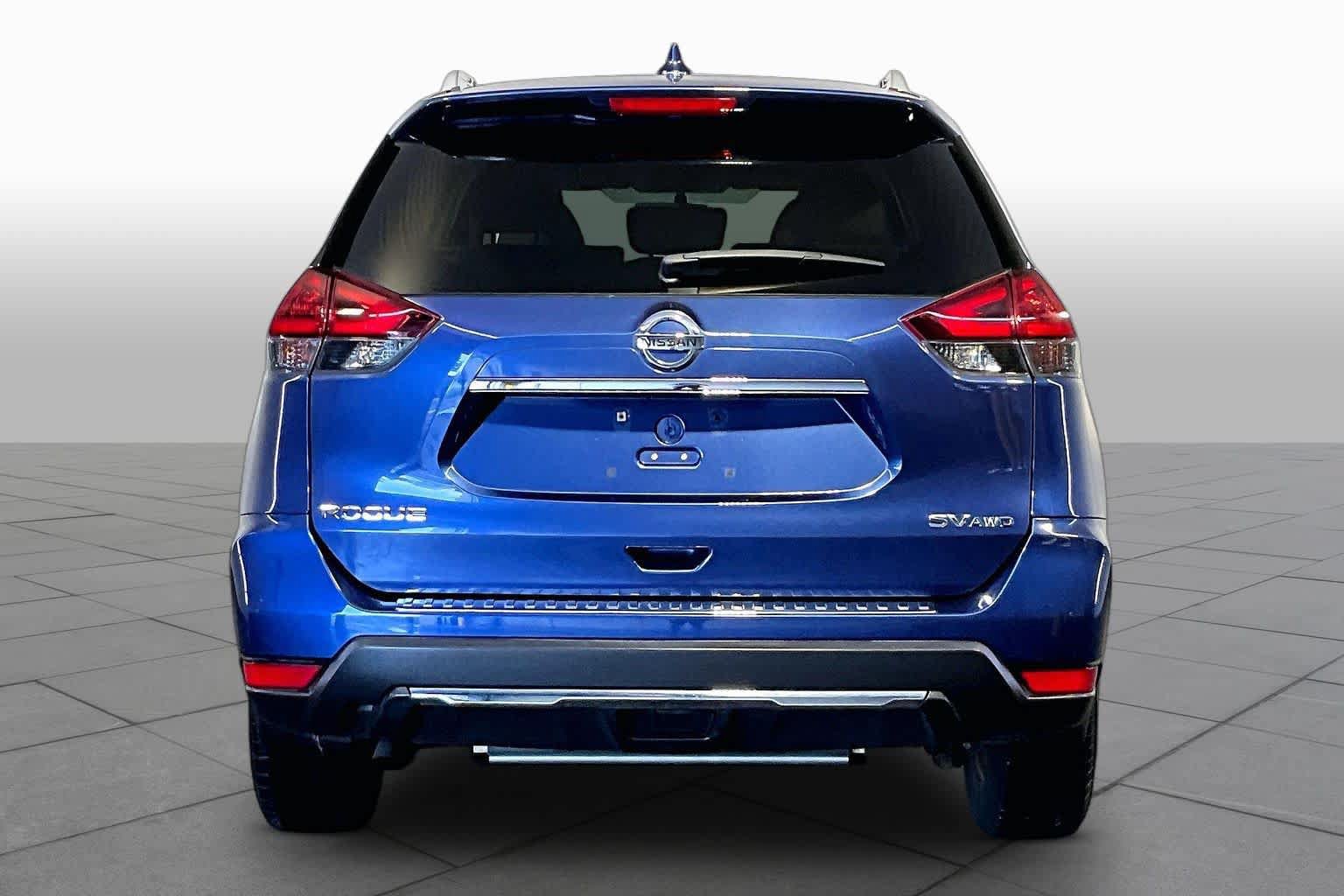 Used 2018 Nissan Rogue SV w/ Sun & Sound Touring Package AWD/4WD image 5