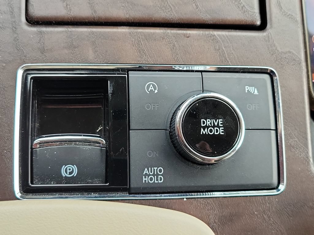 Used 2018 Lincoln Navigator Select w/ Cargo Package RWD image 27