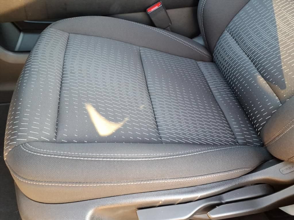 Used 2026 Chevrolet Equinox LT FWD image 4