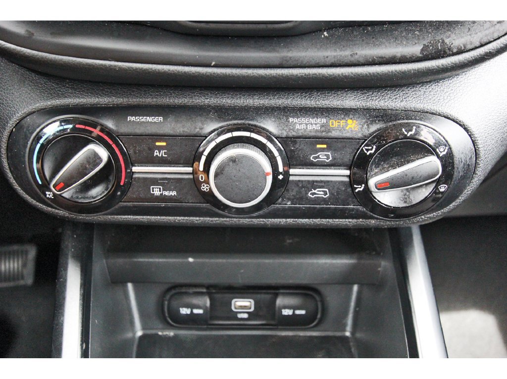 Used 2025 Kia Soul LX w/ LX Technology Package FWD image 27