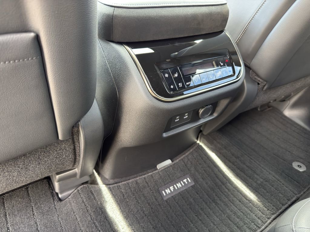 New 2026 INFINITI QX80 4WD w/ Sport Exterior Package image 36