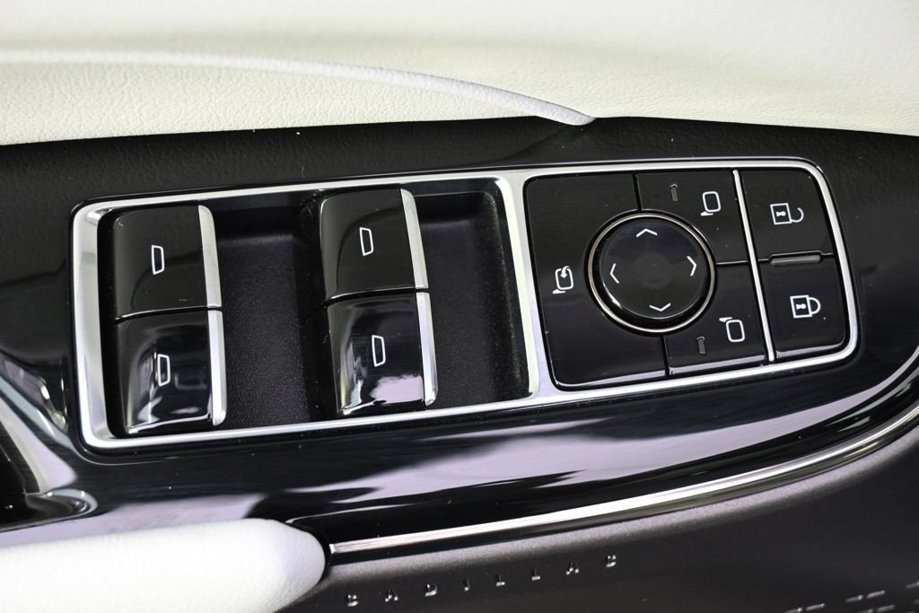 New 2026 Cadillac Lyriq Luxury AWD/4WD image 23
