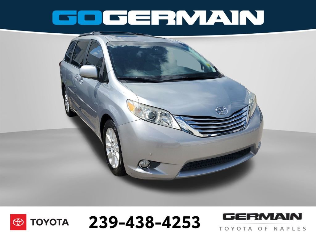 Used 2012 Toyota Sienna Limited w/ Premium Pkg image 4