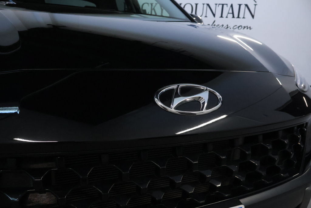 Used 2023 Hyundai Kona Limited AWD/4WD image 10