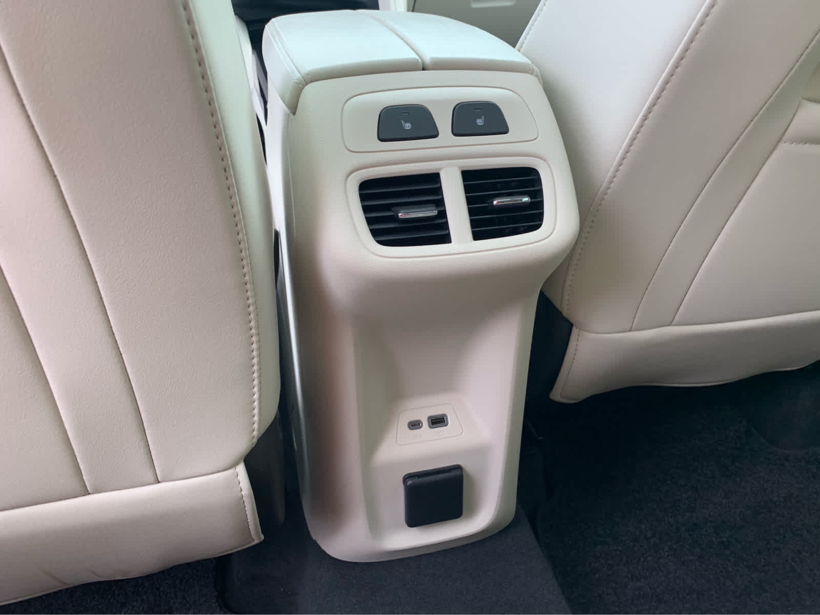 Used 2023 Buick Envision Avenir AWD/4WD image 25