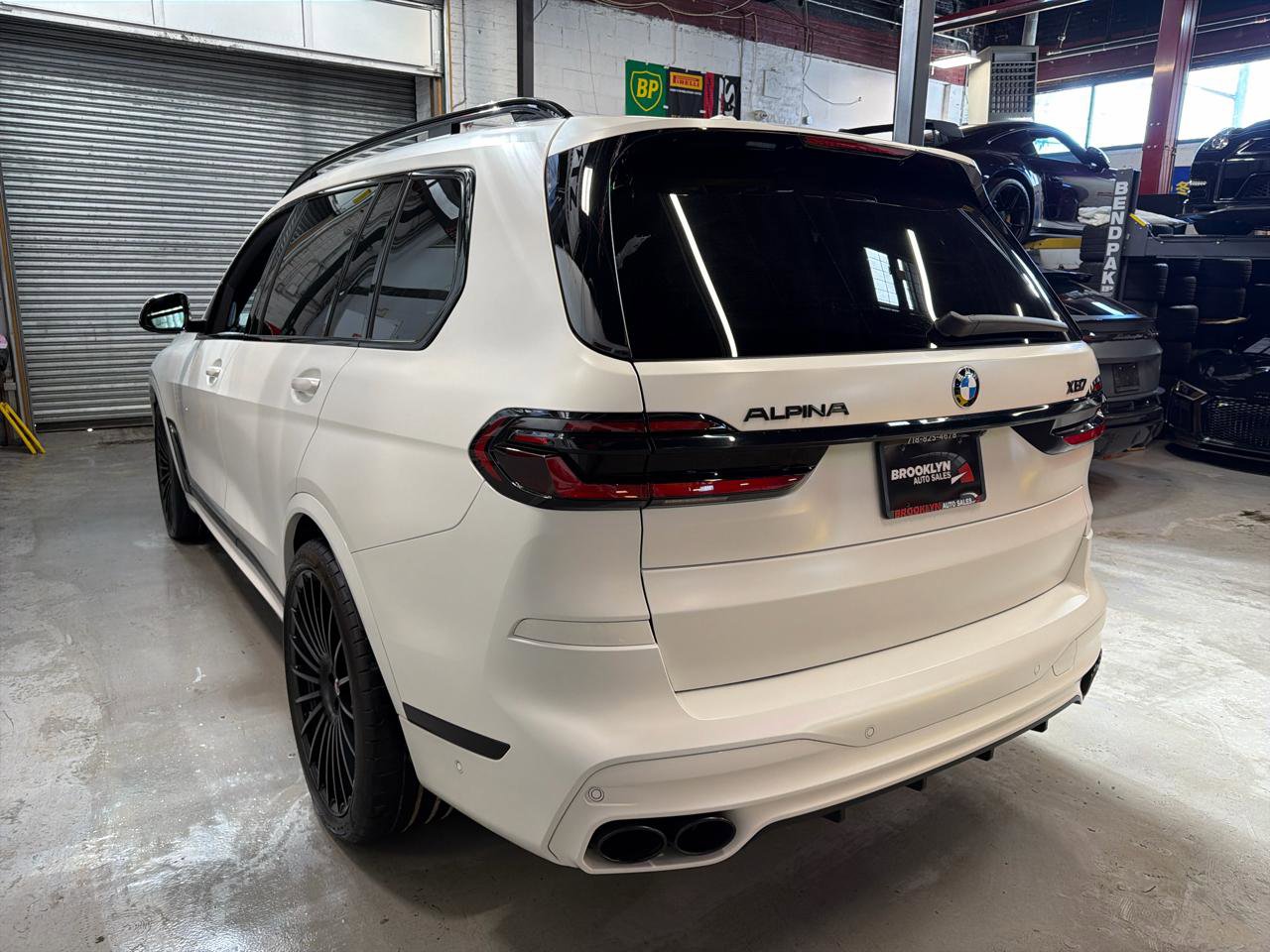 Used 2023 BMW ALPINA XB7 image 8