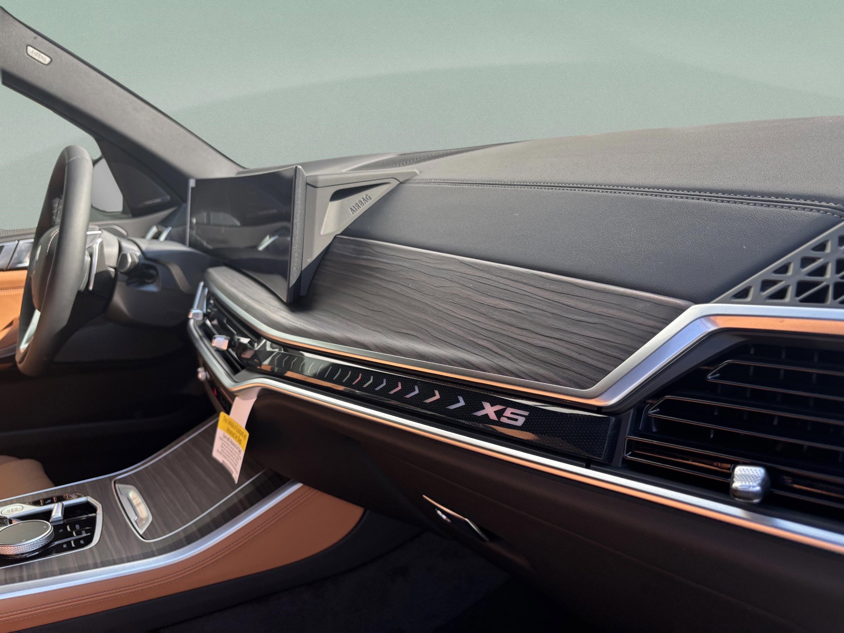 Used 2026 BMW X5 xDrive40i w/ Climate Comfort Package image 16