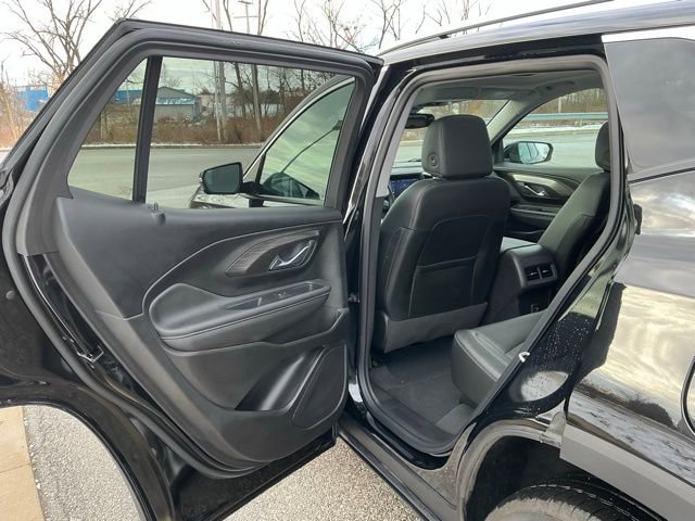 Used 2024 GMC Terrain SLT image 21