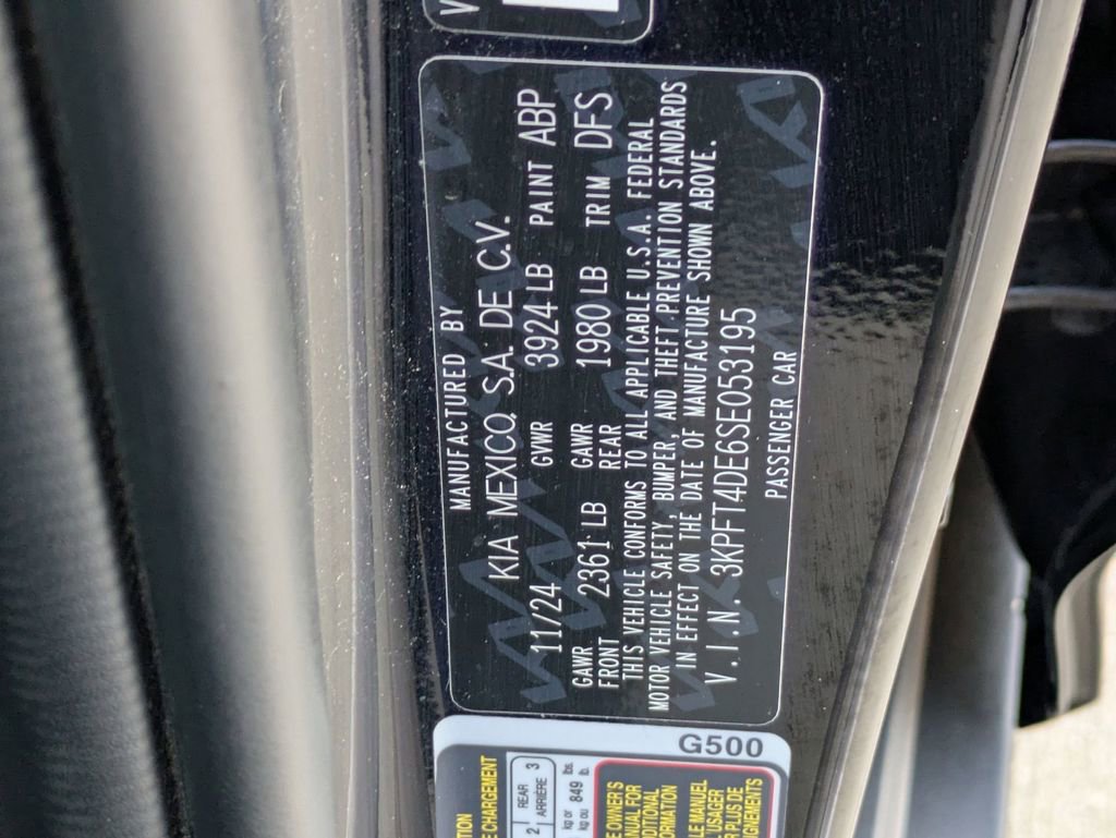 Used 2025 Kia K4 LXS image 32