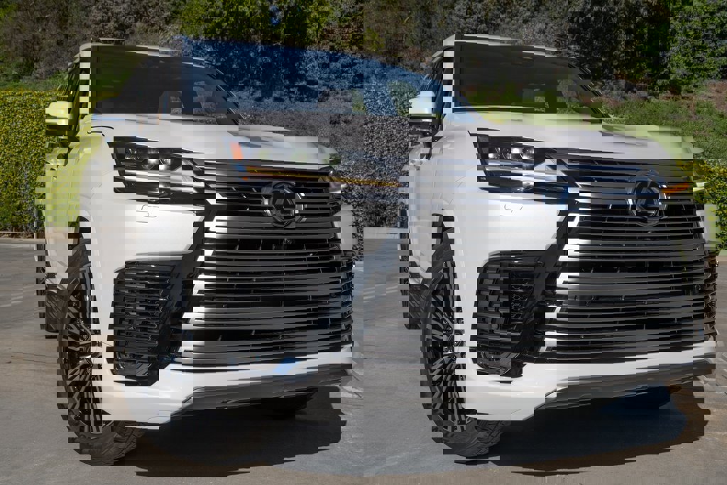 New 2026 Lexus LX 600 4WD w/ Luxury Package image 6