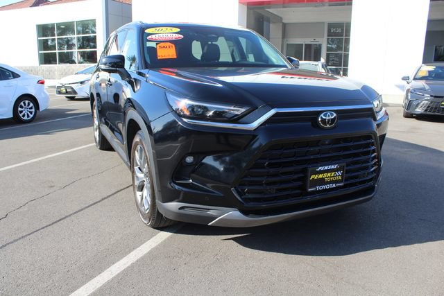 Certified 2025 Toyota Grand Highlander AWD image 3
