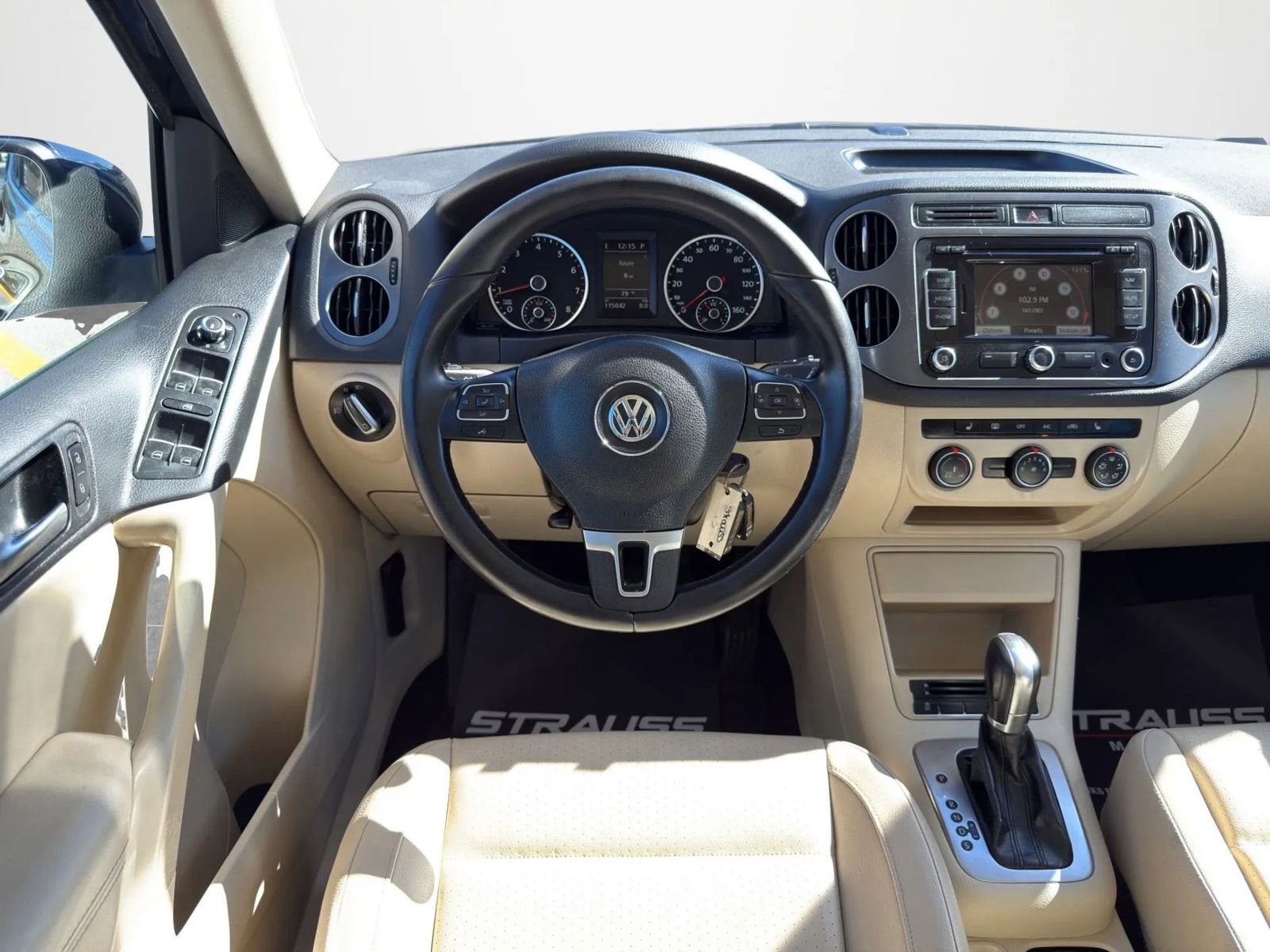 Used 2013 Volkswagen Tiguan SE image 15