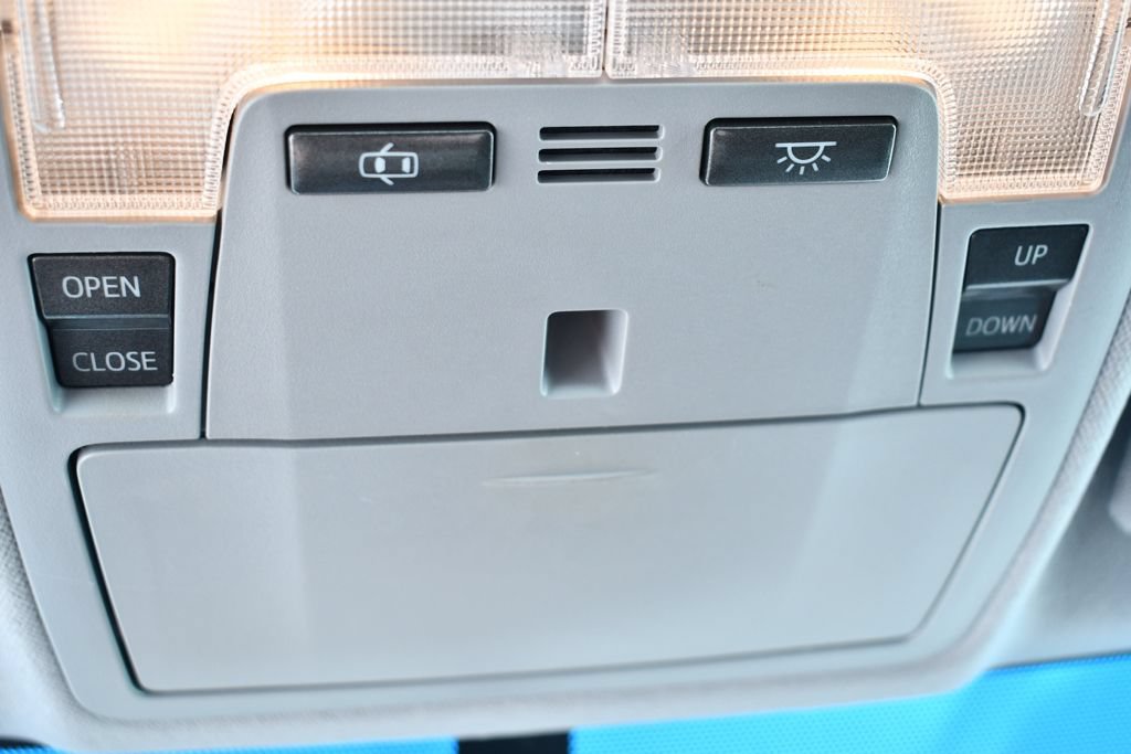 Used 2012 Toyota Camry SE FWD image 36
