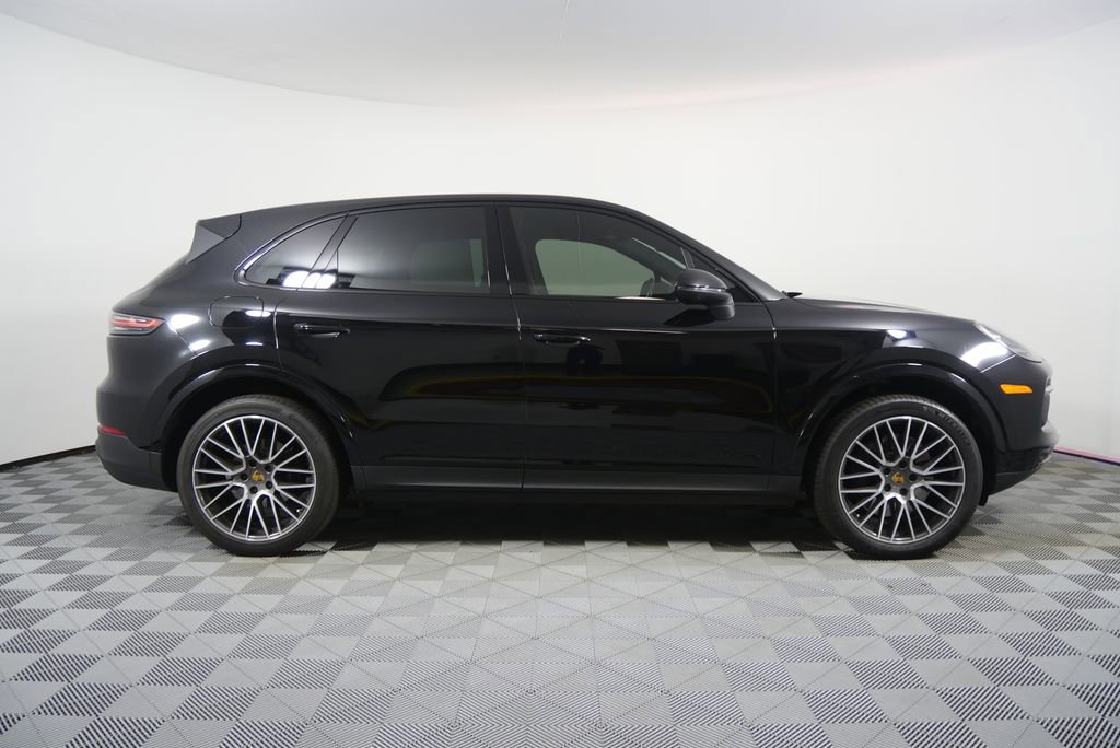 Used 2021 Porsche Cayenne AWD/4WD image 2